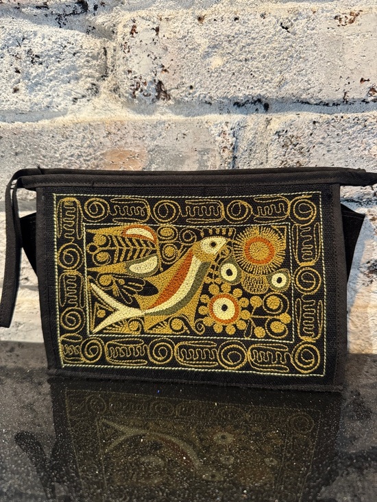 Vintage Embroidered Peruvian Wristlet Clutch - Picture 9 of 10